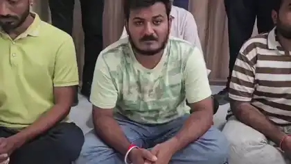 Surat Cheap iPhone Scam: Four Arrested Over Alleged ₹25 Lakh Fraud Surat Cheap iPhone Scam: Four Arrested Over Alleged ₹25 Lakh Fraud