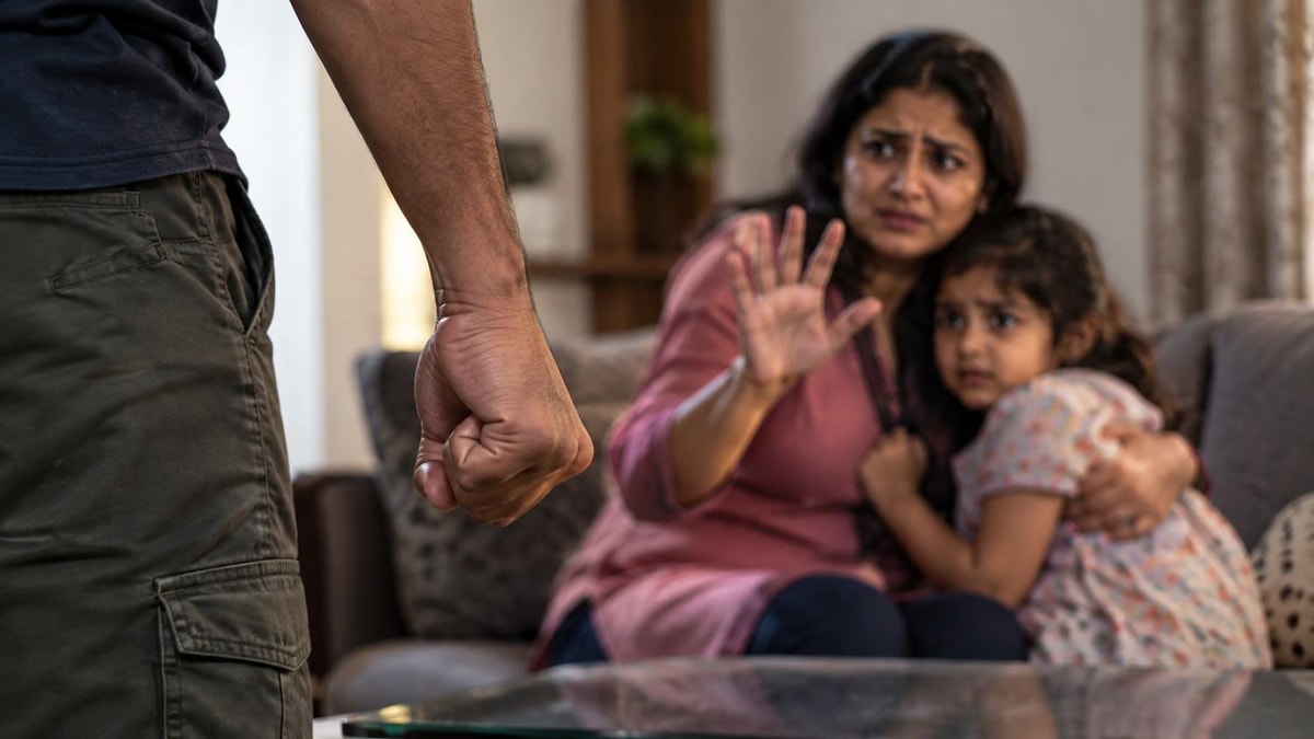 Surat Man Accused of Threatening to Kill Wife and Daughter Surat Man Accused of Threatening to Kill Wife and Daughter