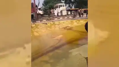 Ghee-Laden Truck Overturns on Moradabad Highway, Locals Gather to Collect Spilled Ghee