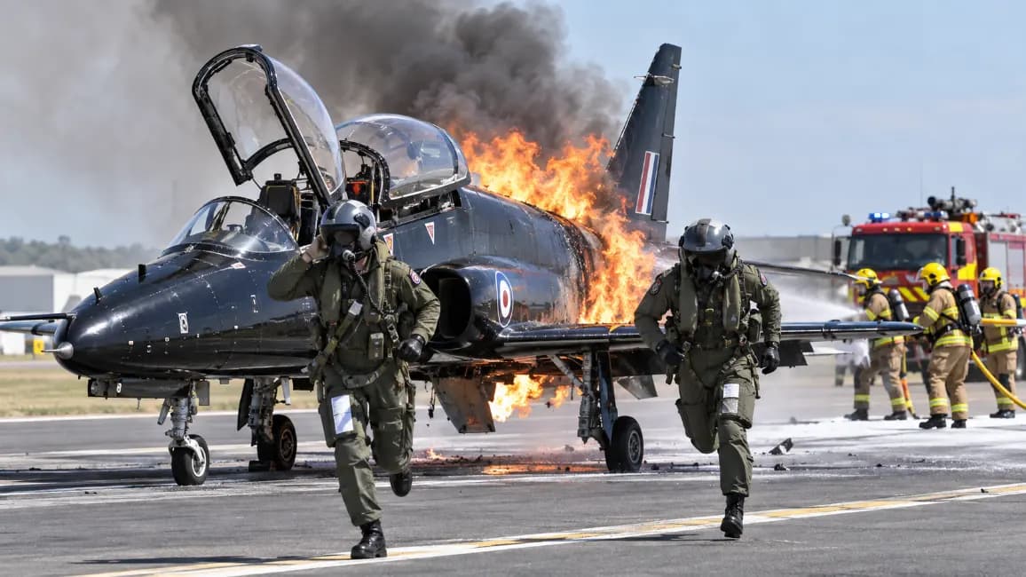 Fire Breaks Out on RAF Hawk T2 During Flight Fire Breaks Out on RAF Hawk T2 During Flight