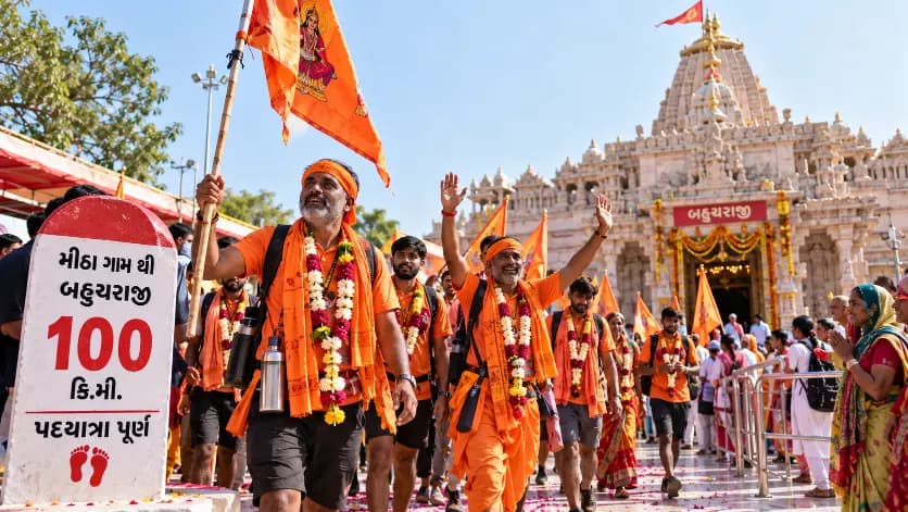 50 Pilgrims From Mitha Complete 100-Km Walk to Bahucharaji 50 Pilgrims From Mitha Complete 100-Km Walk to Bahucharaji