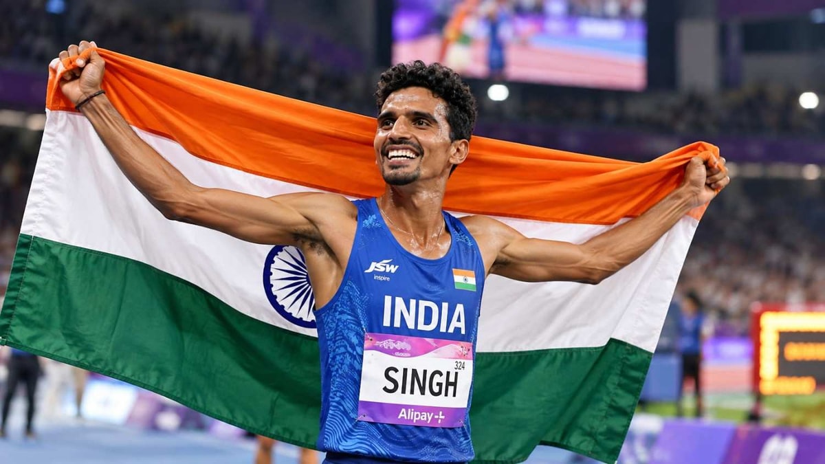 Gulveer Singh Wins Silver in 10,000m at Asian Games 2026 Gulveer Singh Wins Silver in 10,000m at Asian Games 2026
