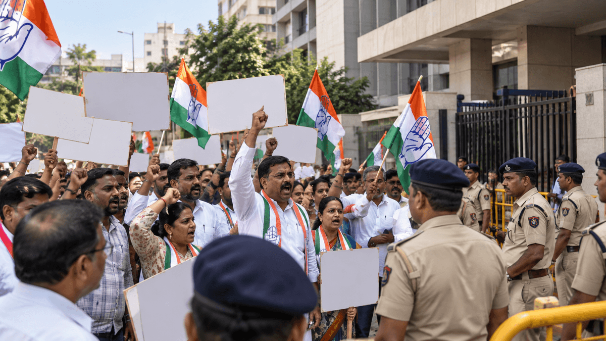 Congress Protests in Ahmedabad, Demands CEC Gyanesh Kumar’s Resignation Congress Protests in Ahmedabad, Demands CEC Gyanesh Kumar’s Resignation