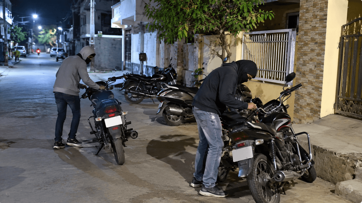 Two Bikes Stolen in Jamnagar's Meghpar Panthak, Police Register Case Two Bikes Stolen in Jamnagar's Meghpar Panthak, Police Register Case