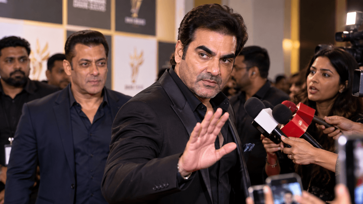 Arbaaz Khan Gets Irritated After Salman Khan Question at Jewellery Awards Event Arbaaz Khan Gets Irritated After Salman Khan Question at Jewellery Awards Event