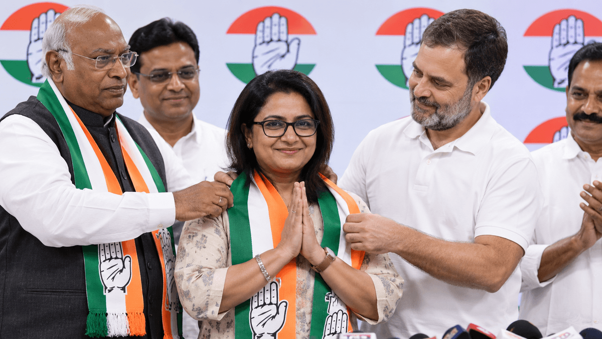 AAP National Spokesperson Priyanka Kakkar Joins Congress AAP National Spokesperson Priyanka Kakkar Joins Congress