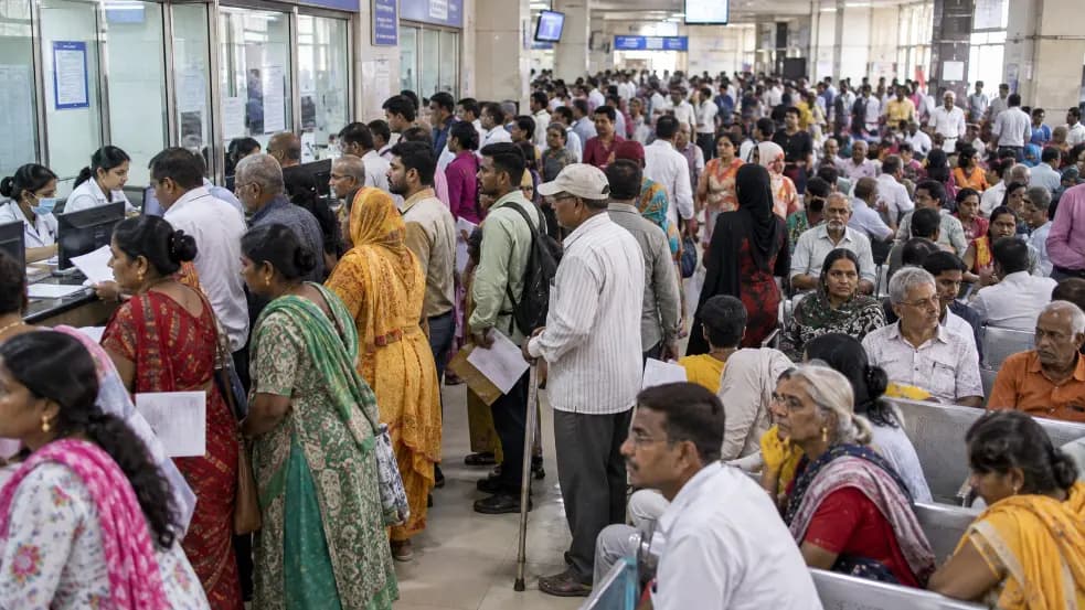 Heavy Crowding of Patients in OPD at Gandhinagar Civil Hospital Heavy Crowding of Patients in OPD at Gandhinagar Civil Hospital