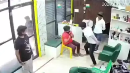 Young Man Attacked at Bengaluru Salon, Video of Assault Surfaces Young Man Attacked at Bengaluru Salon, Video of Assault Surfaces