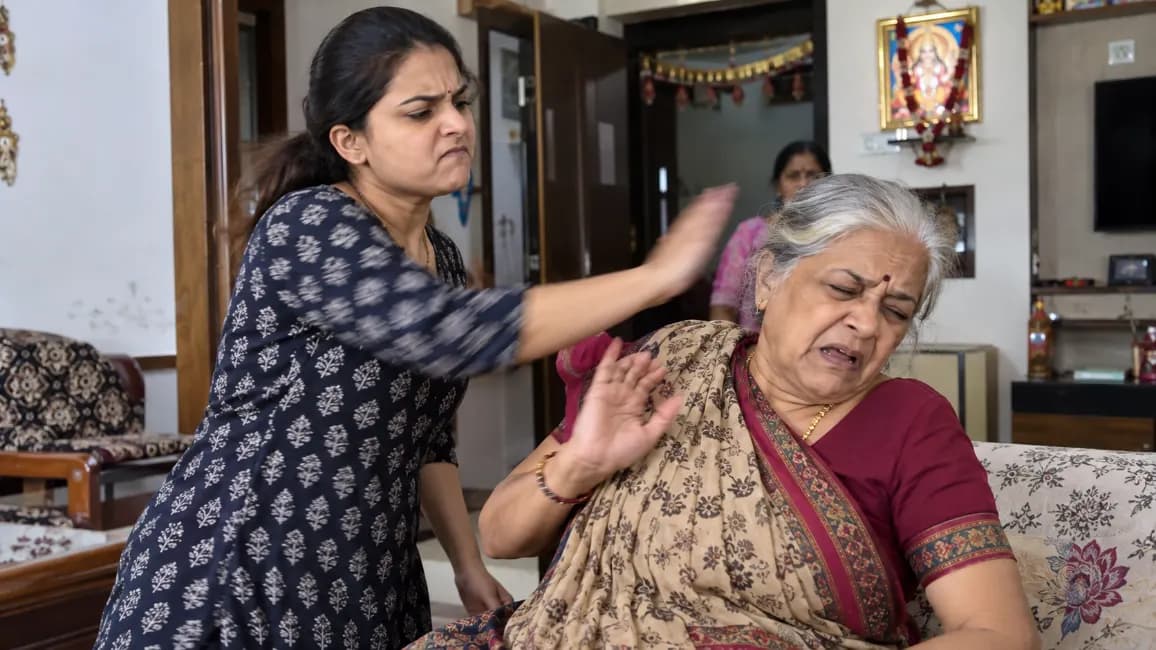 Surat: Woman Allegedly Slaps Elderly Mother-in-Law, Video Goes Viral