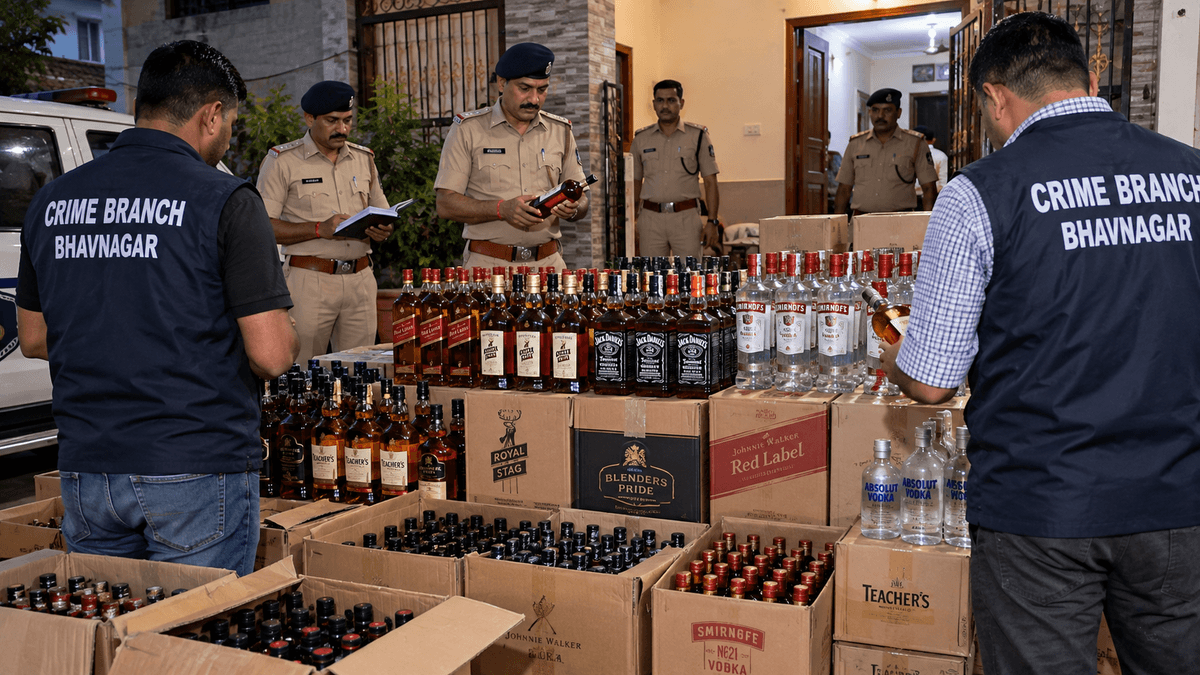 Bhavnagar Crime Branch Seizes 422 Bottles of Foreign Liquor Bhavnagar Crime Branch Seizes 422 Bottles of Foreign Liquor