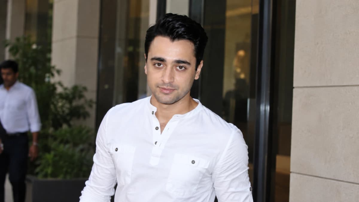 Actor Imran Khan Reportedly Receives Notice to Leave India by October 28 Actor Imran Khan Reportedly Receives Notice to Leave India by October 28