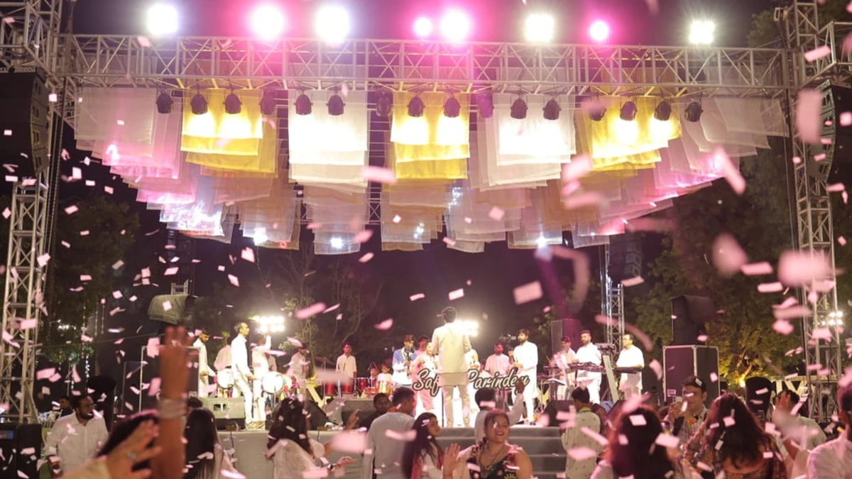 Shortcomings Revealed in Ahmedabad's 'Safed Parinde' Garba Night Shortcomings Revealed in Ahmedabad's 'Safed Parinde' Garba Night