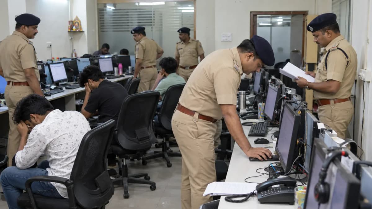 Illegal Call Centers Shut Down in Bhayavadar Illegal Call Centers Shut Down in Bhayavadar