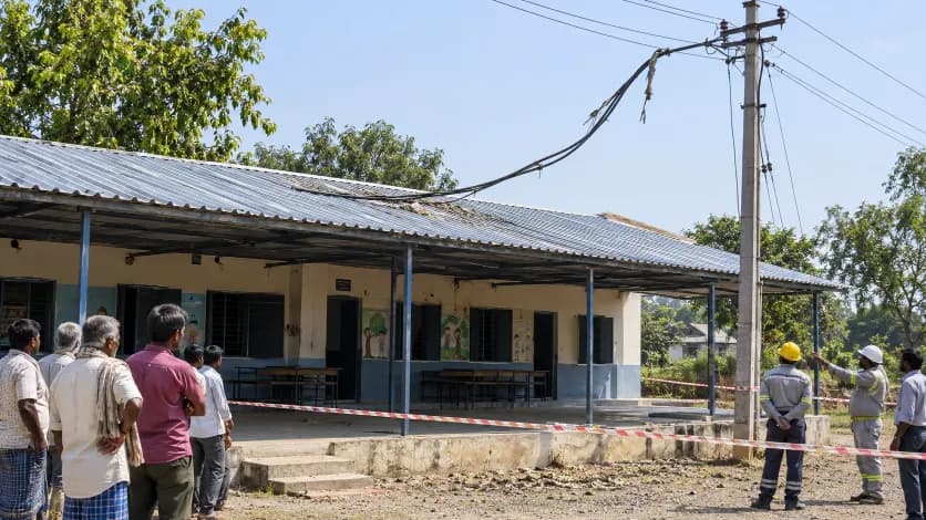 11 KV Power Line Breaks Over Primary School Shed in Bhimpore, Tapi